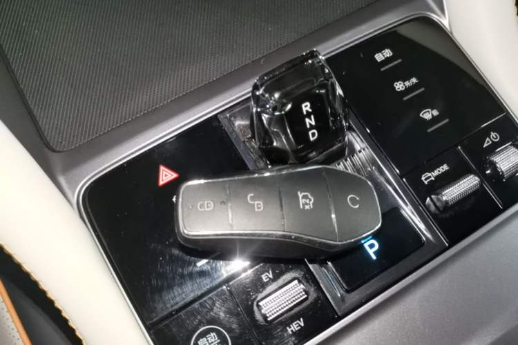 Used BYD Song PLUS New Energy 2024 HONOR Edition DM-i 110km Flagship PLUS Interior 1