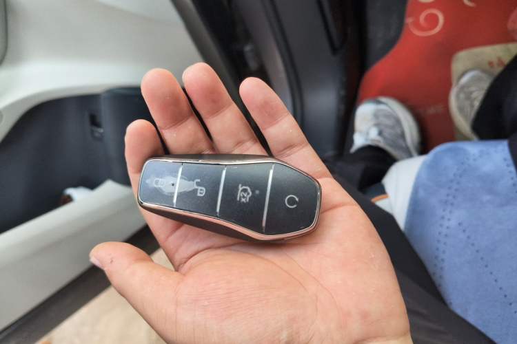 Used BYD Song PLUS New Energy 2024 HONOR Edition DM-i 110km Flagship Model Interior 1