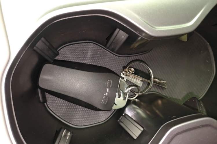 Used BYD Song PLUS New Energy 2024 HONOR Edition DM-i 110km Flagship Model Interior 1