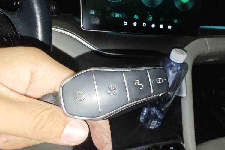 Used BYD Song PLUS New Energy 2024 HONOR Edition DM-i 110km Flagship Model Interior 1