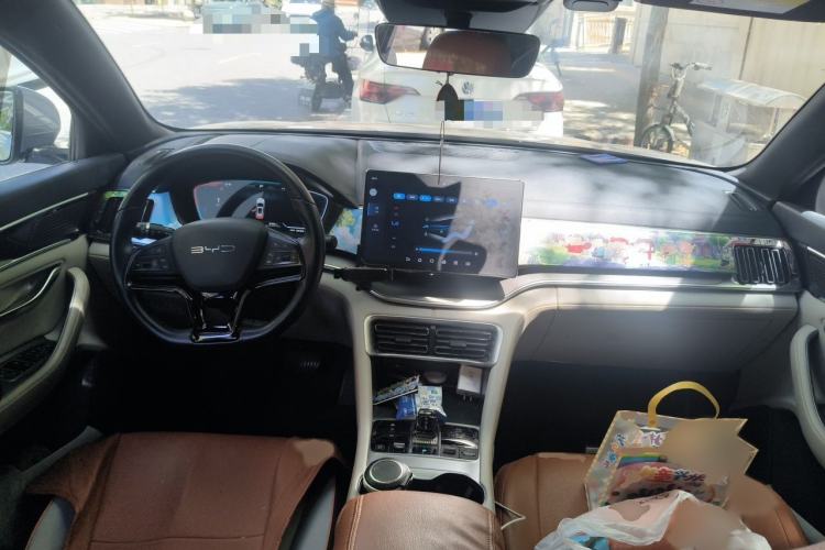 Used BYD Song PLUS New Energy 2024 Honor Edition EV 520km Luxury Model Interior 2