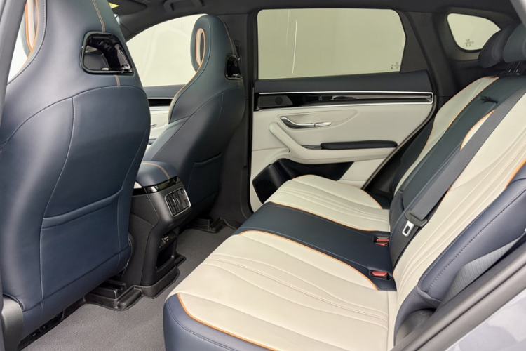 Used BYD Song PLUS New Energy 2024 HONOR Edition DM-i 110km Flagship Model Interior 2