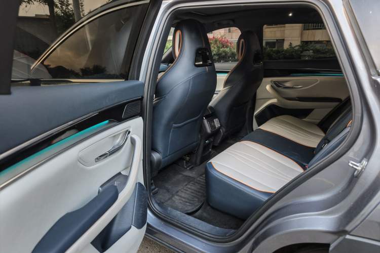 Used BYD Song PLUS New Energy 2024 HONOR Edition DM-i 71km Luxury Model Interior 3