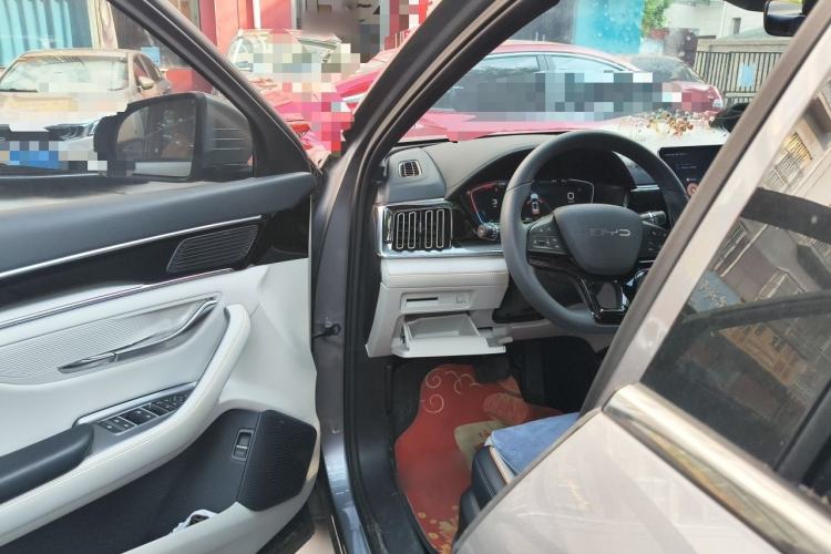 Used BYD Song PLUS New Energy 2024 HONOR Edition DM-i 110km Flagship Model Interior 3