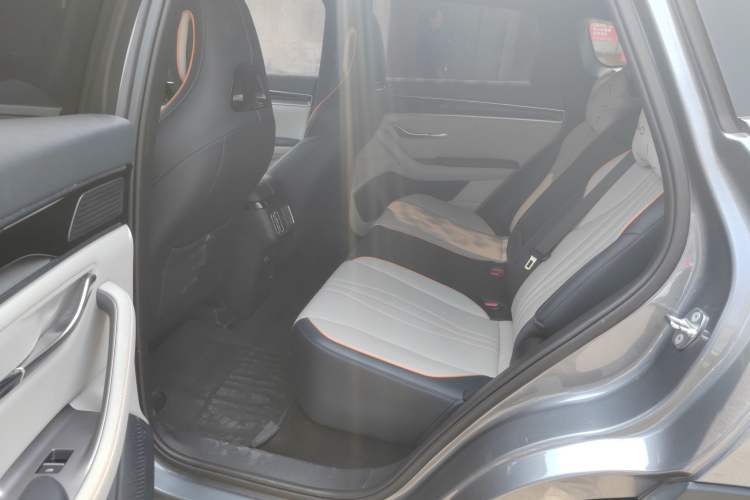 Used BYD Song PLUS New Energy 2024 HONOR Edition DM-i 71km Luxury Model Interior 4