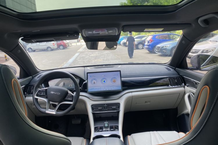 Used BYD Song PLUS New Energy 2024 HONOR Edition DM-i 110km Flagship PLUS Interior 6