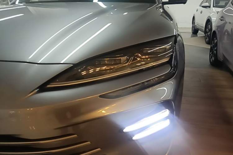 Used BYD Song PLUS New Energy 2024 HONOR Edition DM-i 110km Flagship PLUS Left Front Headlight