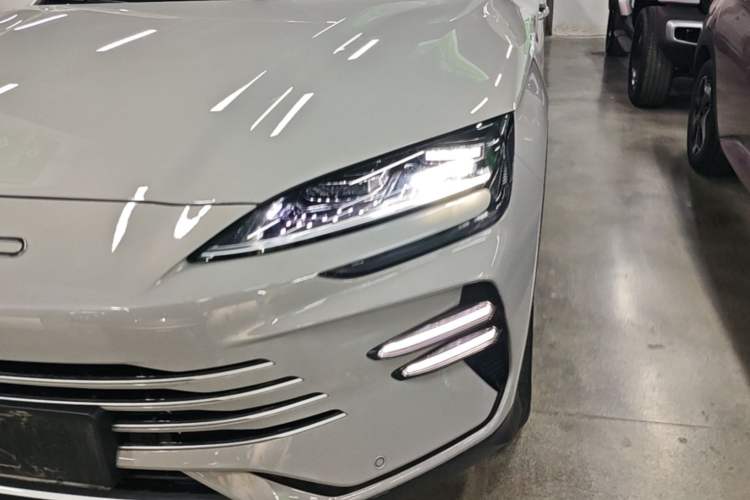 Used BYD Song PLUS New Energy 2024 HONOR Edition DM-i 110km Flagship PLUS Left Front Headlight