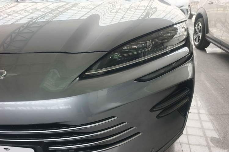 Used BYD Song PLUS New Energy 2024 HONOR Edition DM-i 150km Flagship PLUS Left Front Headlight