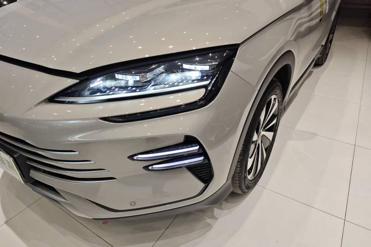 Used BYD Song PLUS New Energy 2024 HONOR Edition DM-i 110km Flagship Model Left Front Headlight