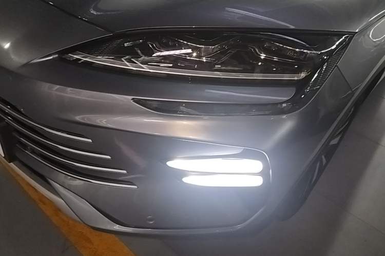 Used BYD Song PLUS New Energy 2024 HONOR Edition DM-i 110km Flagship PLUS Left Front Headlight