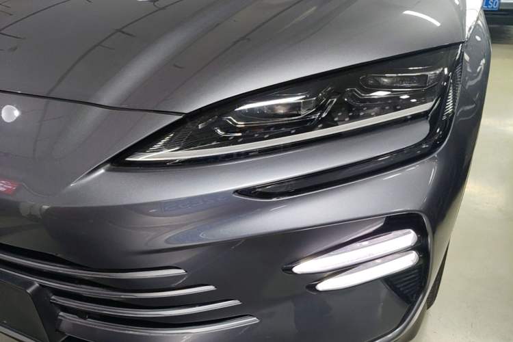 Used BYD Song PLUS New Energy 2024 HONOR Edition DM-i 150km Flagship PLUS Left Front Headlight