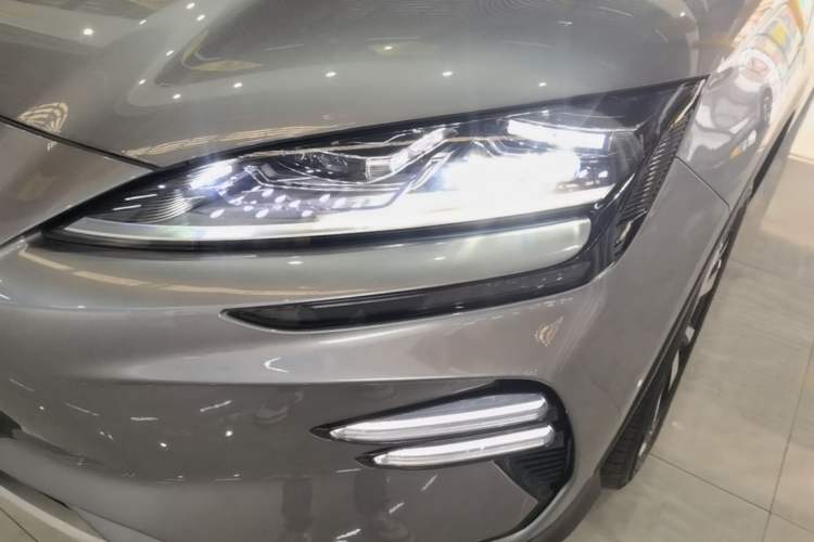 Used BYD Song PLUS New Energy 2024 Honor Edition EV 520km Luxury Model Left Front Headlight