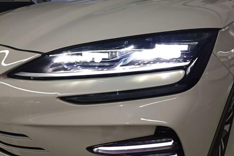 Used BYD Song PLUS New Energy 2024 HONOR Edition DM-i 150km Flagship PLUS Left Front Headlight