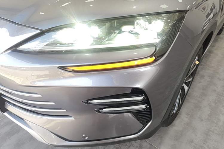 Used BYD Song PLUS New Energy 2024 HONOR Edition DM-i 110km Flagship Model Left Front Headlight