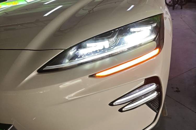 Used BYD Song PLUS New Energy 2024 Honor Edition EV 520km Luxury Model Left Front Headlight