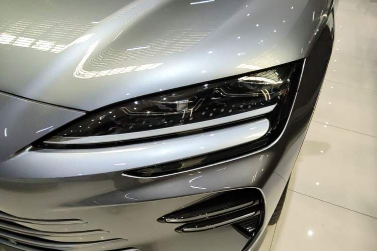 Used BYD Song PLUS New Energy 2024 HONOR Edition DM-i 110km Flagship PLUS Left Front Headlight