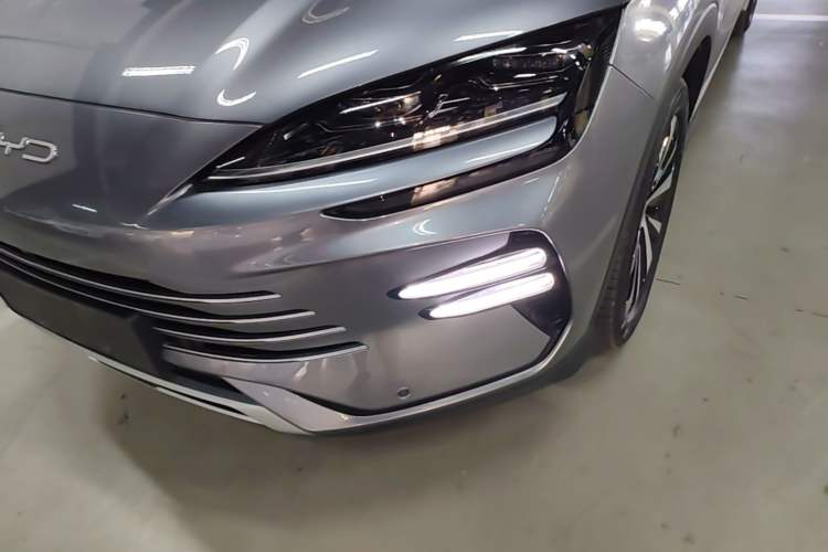 Used BYD Song PLUS New Energy 2024 HONOR Edition DM-i 110km Flagship PLUS Left Front Headlight