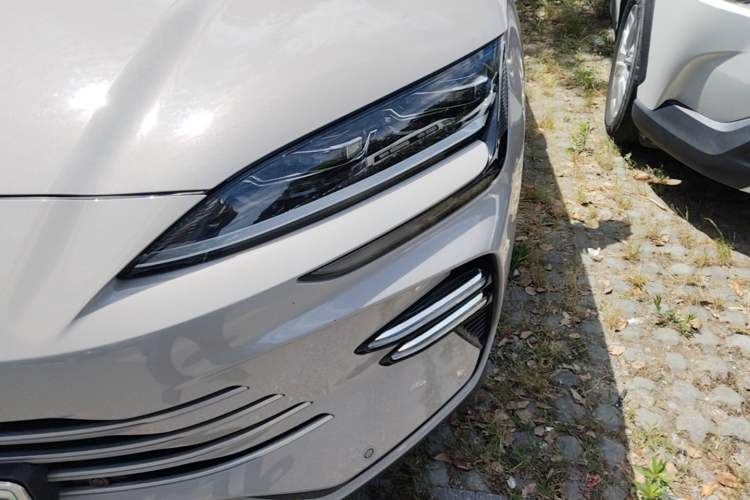 Used BYD Song PLUS New Energy 2024 HONOR Edition DM-i 110km Flagship Model Left Front Headlight
