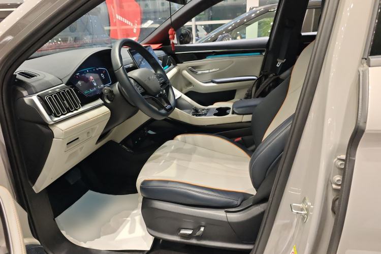 Used BYD Song PLUS New Energy 2024 HONOR Edition DM-i 110km Flagship Model Left Front Seat