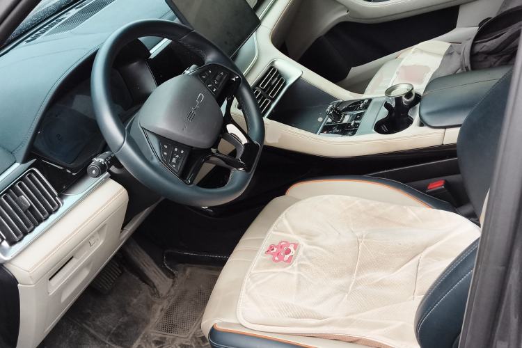Used BYD Song PLUS New Energy 2024 HONOR Edition DM-i 110km Flagship Model Left Front Seat