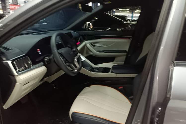 Used BYD Song PLUS New Energy 2024 HONOR Edition DM-i 150km Flagship PLUS Left Front Seat