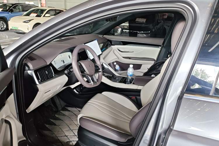Used BYD Song PLUS New Energy 2024 Honor Edition EV 520km Premium Model Left Front Seat