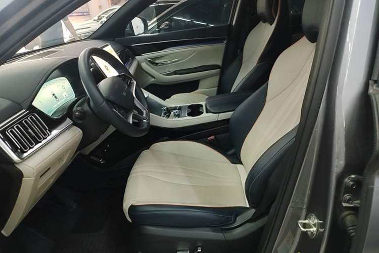 Used BYD Song PLUS New Energy 2024 HONOR Edition DM-i 110km Flagship PLUS Left Front Seat