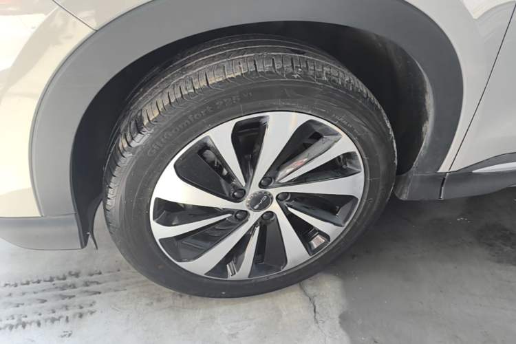 Used BYD Song PLUS New Energy 2024 Honor Edition EV 520km Premium Model Left Front Wheel Hub