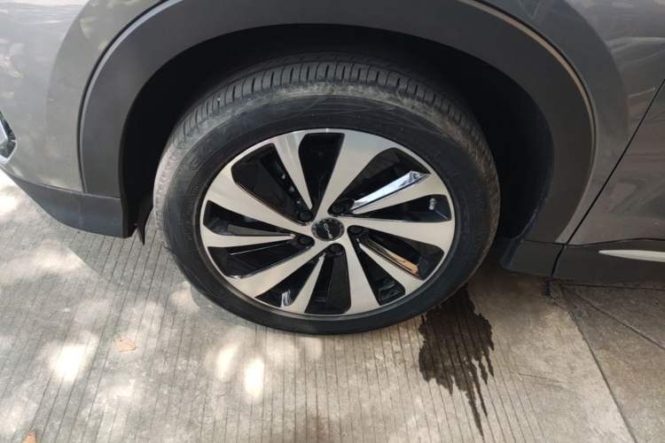 Used BYD Song PLUS New Energy 2024 Honor Edition EV 520km Luxury Model Left Front Wheel Hub