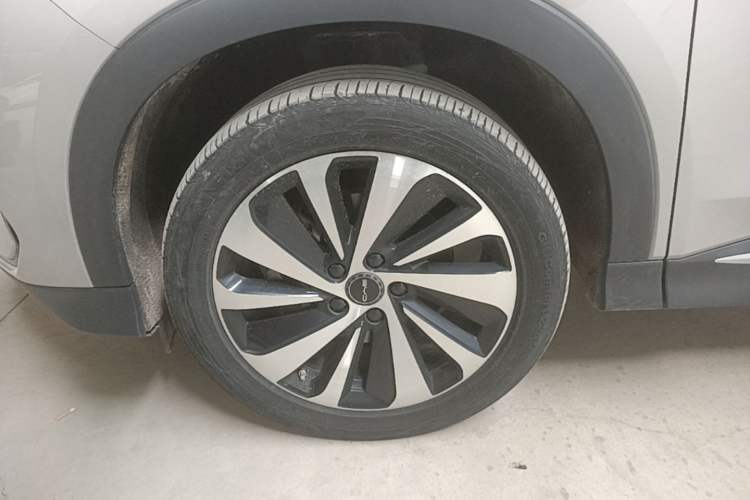 Used BYD Song PLUS New Energy 2024 Honor Edition EV 520km Luxury Model Left Front Wheel Hub