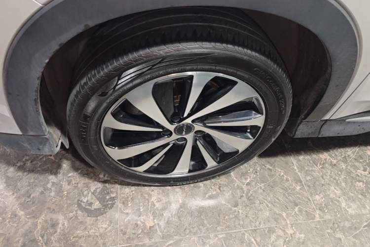 Used BYD Song PLUS New Energy 2024 HONOR Edition DM-i 71km Luxury Model Left Front Wheel Hub
