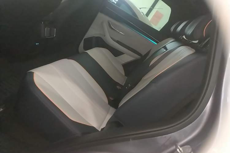 Used BYD Song PLUS New Energy 2024 HONOR Edition DM-i 71km Luxury Model Left Rear Seat