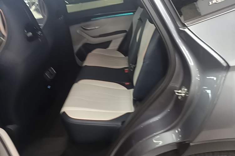 Used BYD Song PLUS New Energy 2024 HONOR Edition DM-i 110km Flagship Model Left Rear Seat