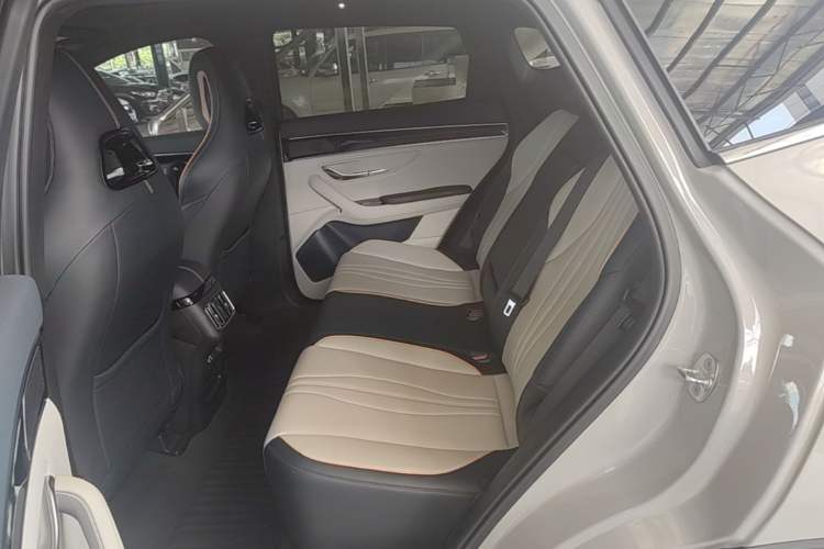 Used BYD Song PLUS New Energy 2024 HONOR Edition DM-i 110km Flagship Model Left Rear Seat