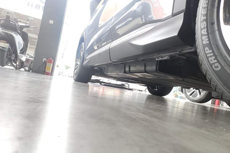 Used BYD Song PLUS New Energy 2024 HONOR Edition DM-i 110km Flagship Model Left Side Sill
