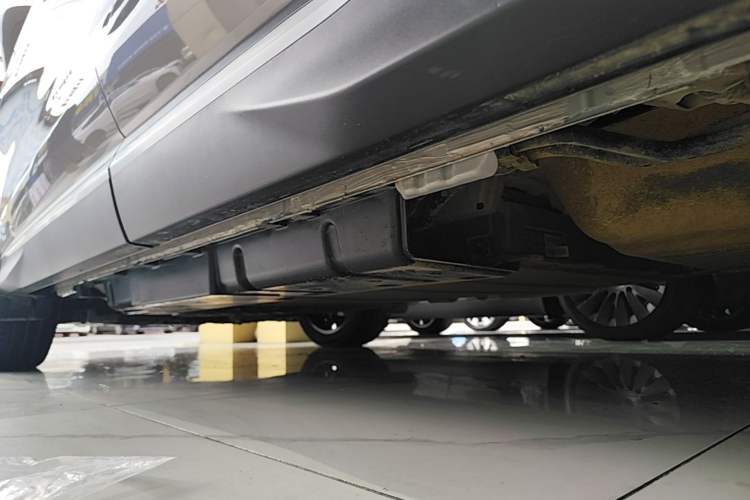 Used BYD Song PLUS New Energy 2024 HONOR Edition DM-i 110km Flagship Model Left Side Sill