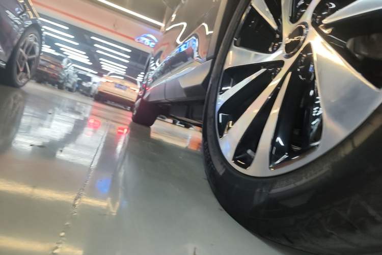 Used BYD Song PLUS New Energy 2024 HONOR Edition DM-i 110km Flagship Model Left Side Sill