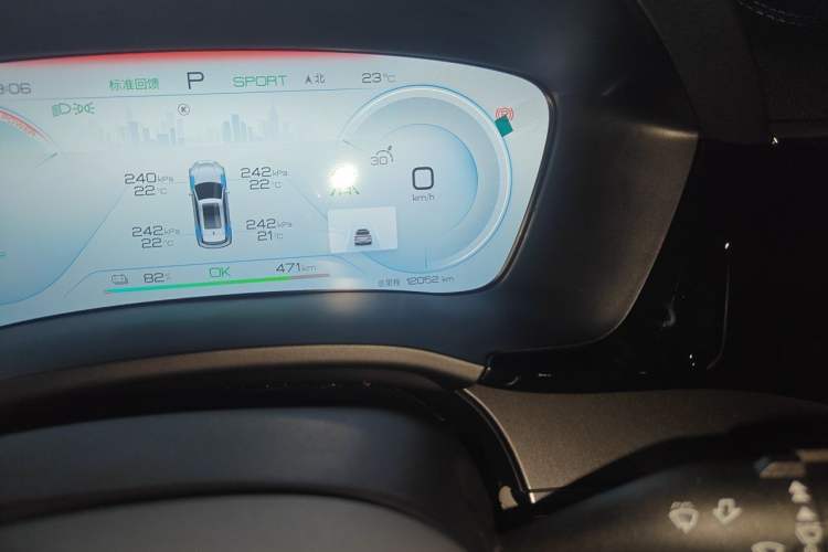 Used BYD Song PLUS New Energy 2024 Honor Edition EV 605km Flagship PLUS Odometer Close Up