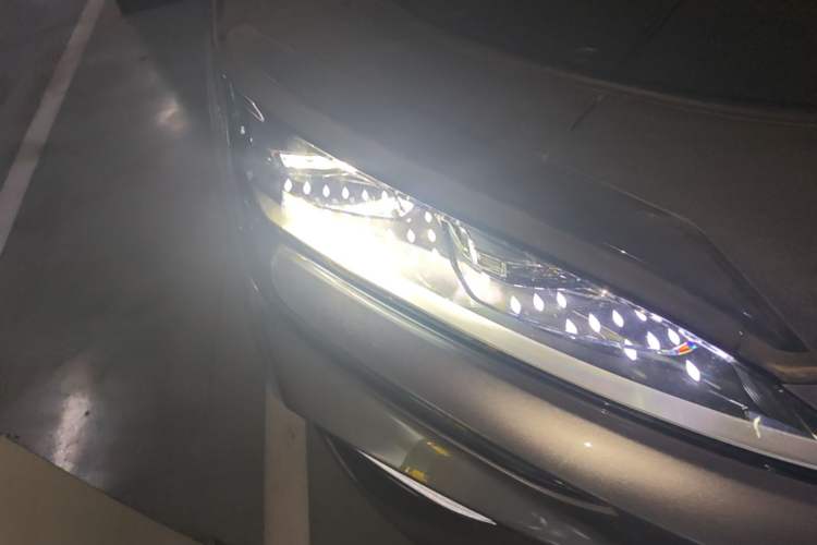 Used BYD Song PLUS New Energy 2024 Honor Edition EV 520km Premium Model Right Front Headlight