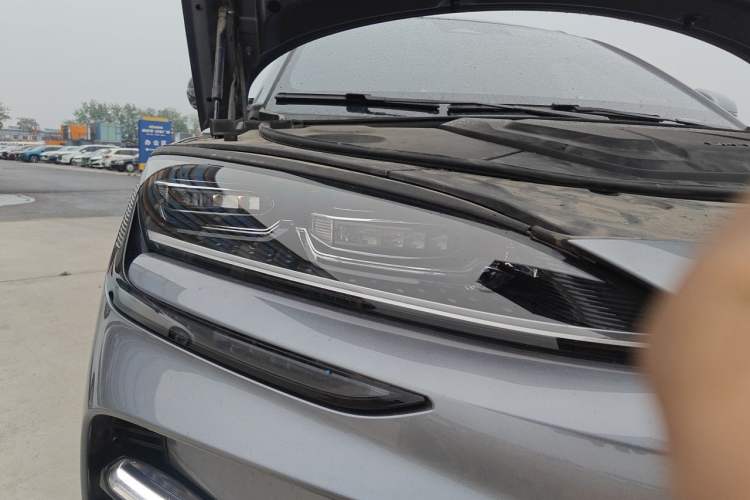 Used BYD Song PLUS New Energy 2024 HONOR Edition DM-i 110km Flagship PLUS Right Front Headlight