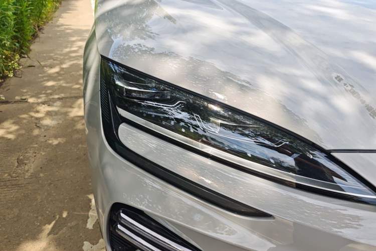 Used BYD Song PLUS New Energy 2024 HONOR Edition DM-i 110km Flagship Model Right Front Headlight