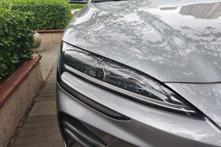 Used BYD Song PLUS New Energy 2024 HONOR Edition DM-i 110km Flagship Model Right Front Headlight