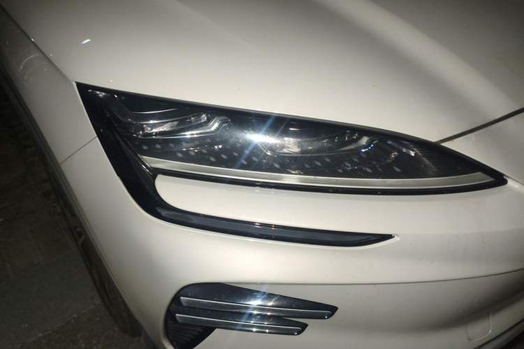 Used BYD Song PLUS New Energy 2024 Honor Edition EV 520km Premium Model Right Front Headlight