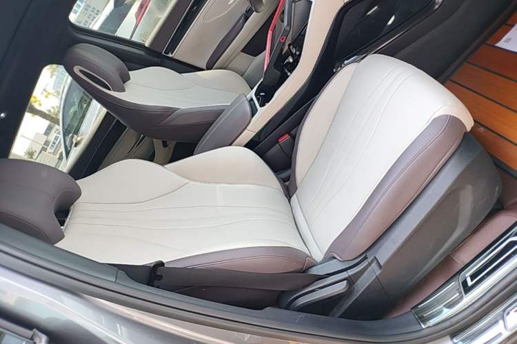 Used BYD Song PLUS New Energy 2024 HONOR Edition DM-i 110km Flagship Model Right Front Seat