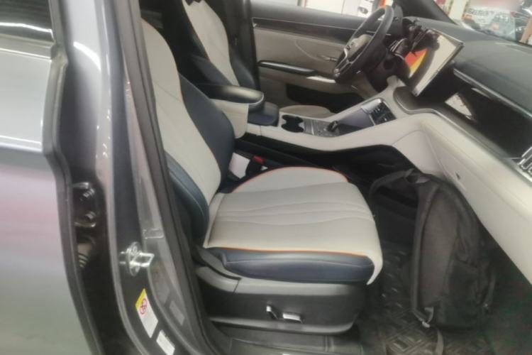 Used BYD Song PLUS New Energy 2024 Honor Edition EV 520km Flagship Model Right Front Seat