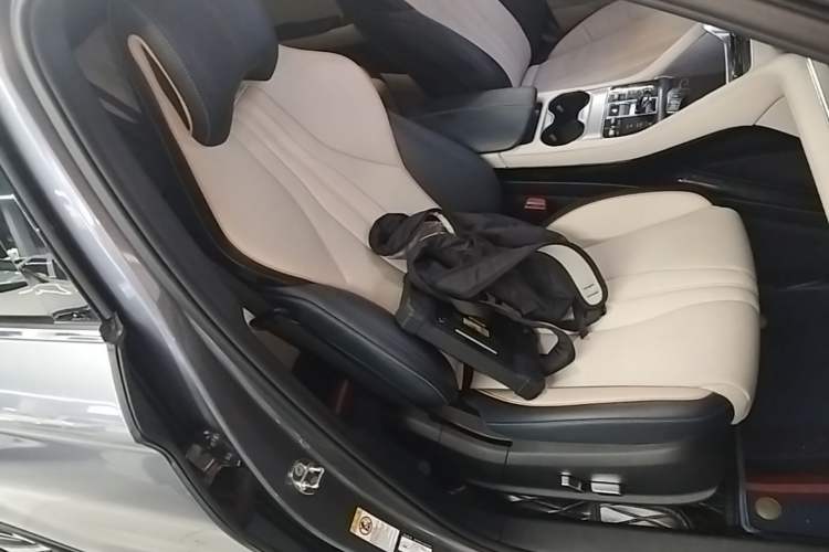Used BYD Song PLUS New Energy 2024 HONOR Edition DM-i 110km Flagship PLUS Right Front Seat