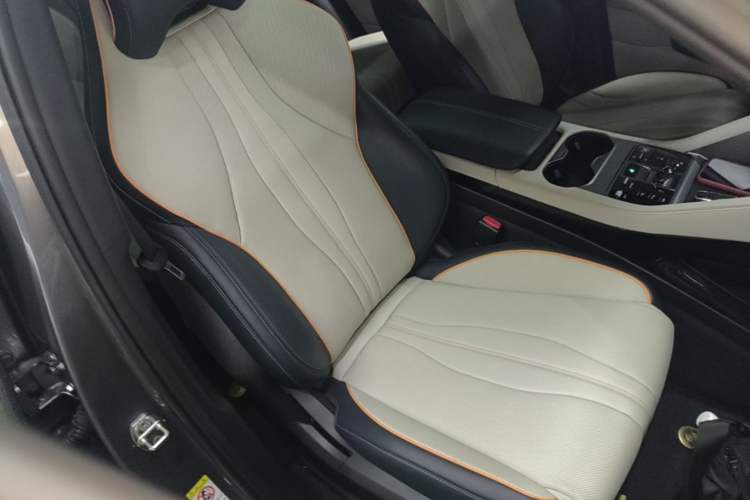 Used BYD Song PLUS New Energy 2024 HONOR Edition DM-i 110km Flagship Model Right Front Seat