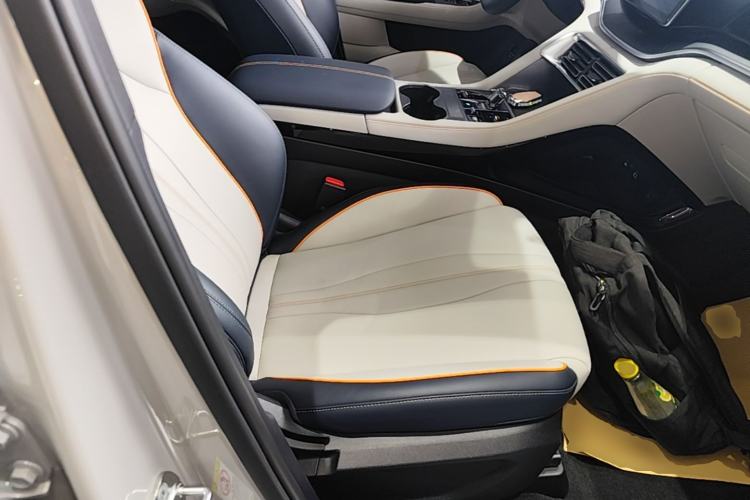 Used BYD Song PLUS New Energy 2024 HONOR Edition DM-i 110km Flagship Model Right Front Seat