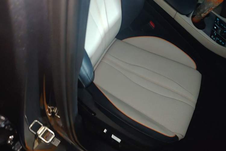 Used BYD Song PLUS New Energy 2024 HONOR Edition DM-i 110km Flagship PLUS Right Front Seat